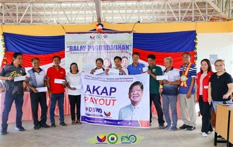 DSWD rolls out AKAP program to protect minimum wage earners .